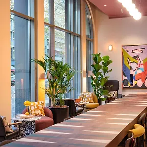 Tribe 4*, Düsseldorf Almanya